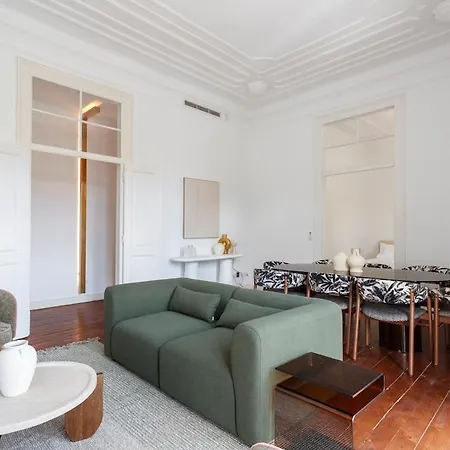 Ratto - 4 Bedroom Apartmán